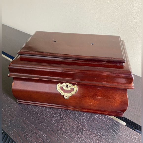 Bombay Company Mahogany Wood Red Velvet Lined Jewellery Box - Picture 3 of 15